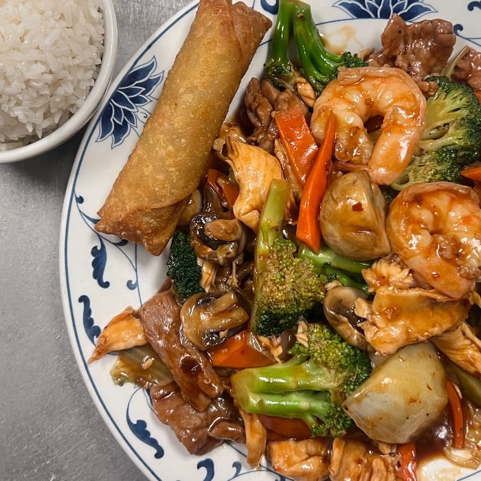 31. Triple Delight (Dinner Special).