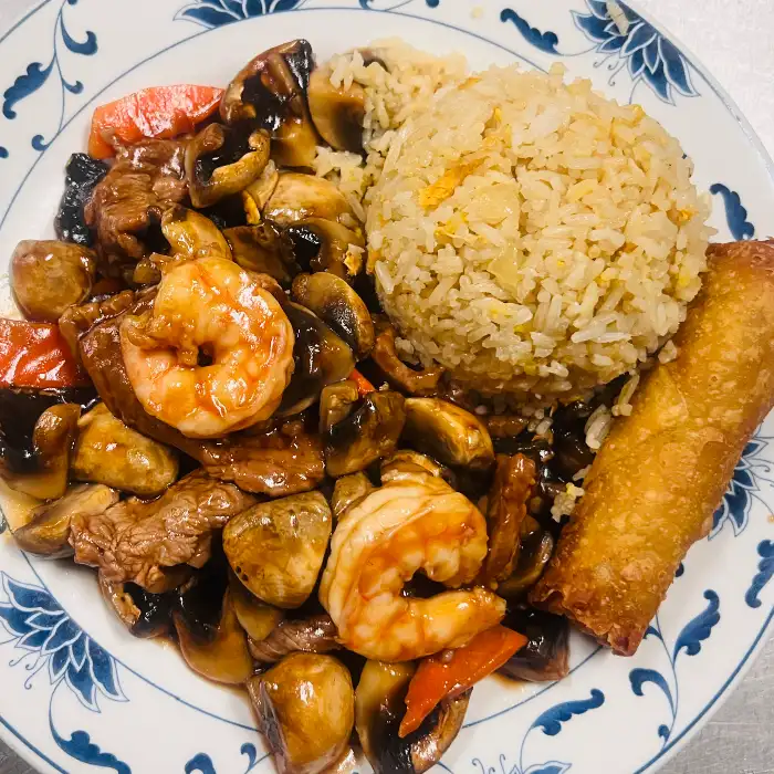 78. Beef & Shrimp with Mushrooms (Lunch Special).