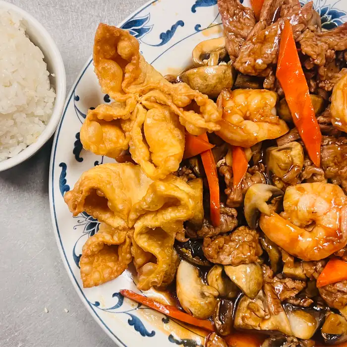 78. Beef and Shrimp with Mushrooms (Dinner Special).