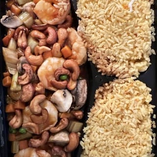 24. Shrimp with Cashew Nuts (Dinner Special)